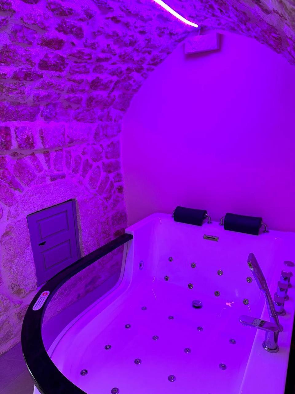 Primus Suite Ceglie Messapica Extérieur photo
