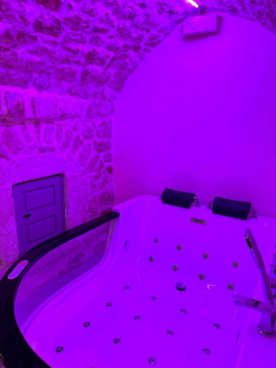 Primus Suite Ceglie Messapica Extérieur photo
